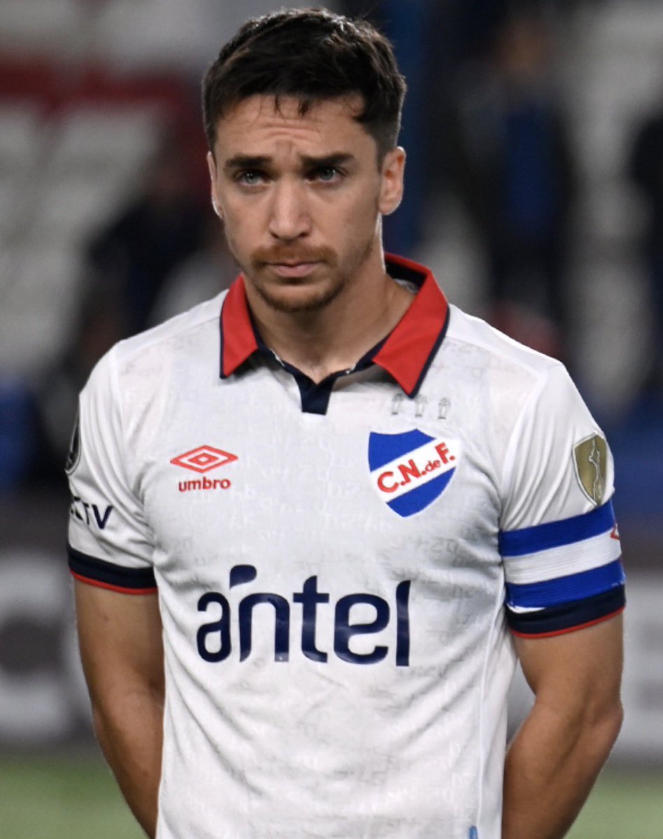 bruno1899s's tweet photo. Masterclass de cómo retirarse a tiempo cuando ya no te da el nivel para ayudar al equipo. Ojalá Lodeiro hubiera seguido tus pasos. https://t.co/VXFTc4QiN6