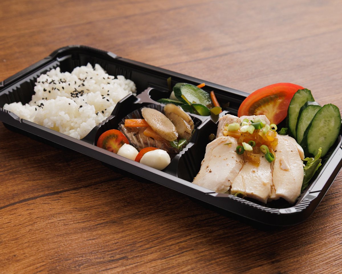 CozyRestaurant's tweet photo. <7/29〜8/3のお弁当>
大山鶏の蒸し鶏弁当　950円

アジフライ弁当　950円

サーロインステーキ弁当　1100円

#仙川テイクアウト
#Restaurantcozy https://t.co/c5XiR6ayPU