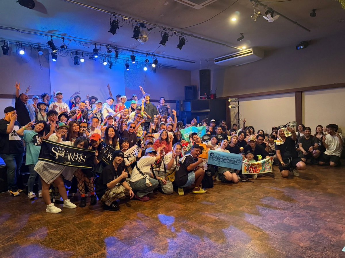 thespeaker_info's tweet photo. UNITYBASHありがとうございました🙌
スピーカーズタオルGETしてくれてる人も少しずつ増えてきててステージから見えてます☺️みんな感謝🤝 https://t.co/diSEnKgOxe