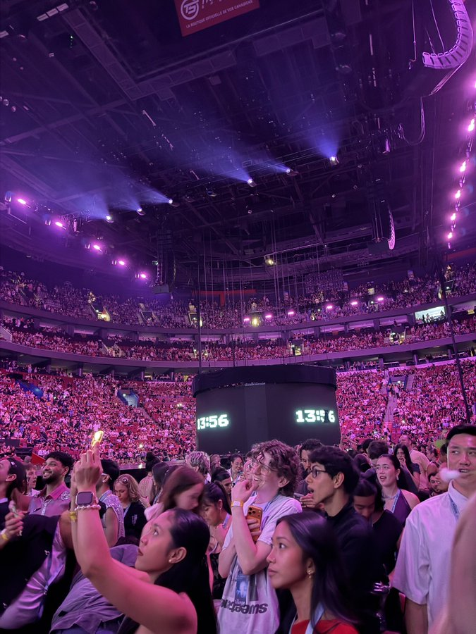 Ariana World HQ ꕤ tweet media