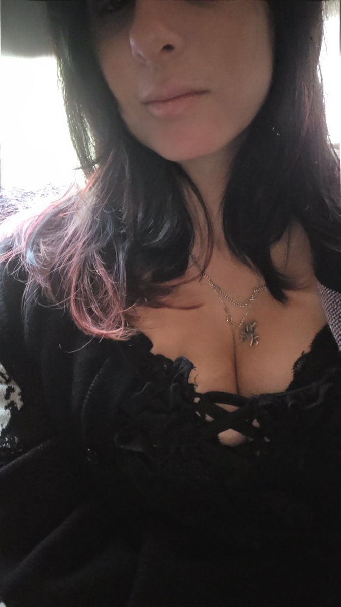 TerraVolva's tweet photo. Eyes up here… or are you already lost in the view? 😏🖤
#CleavageCheck #AltGirl #BlackLace #DarkFeminine #EdgyBeauty #ThatView #SultryVibes #AlternativeStyle https://t.co/dsPezqAkuc