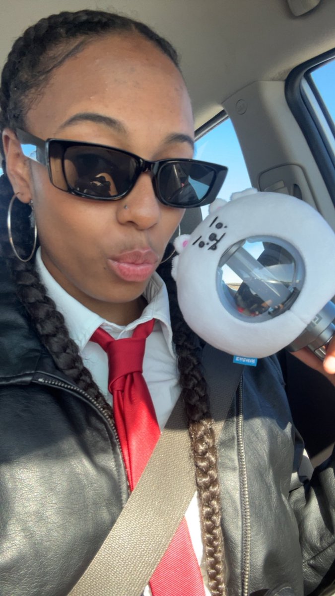 heesluvvrr's tweet photo. On my way to see my enha pt. 1🩸🧛‍♀️ 

#EN_WORLDTOUR_BLOODSAGA #BLOODSAGA_IN_US #BLOODSAGA_IN_OAKLAND https://t.co/wEXTtpvgPF