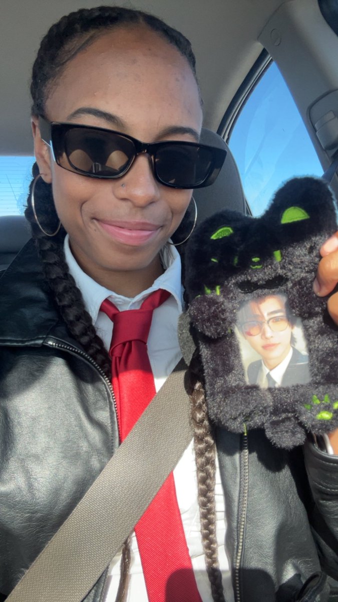 heesluvvrr's tweet photo. On my way to see my enha pt. 1🩸🧛‍♀️ 

#EN_WORLDTOUR_BLOODSAGA #BLOODSAGA_IN_US #BLOODSAGA_IN_OAKLAND https://t.co/wEXTtpvgPF