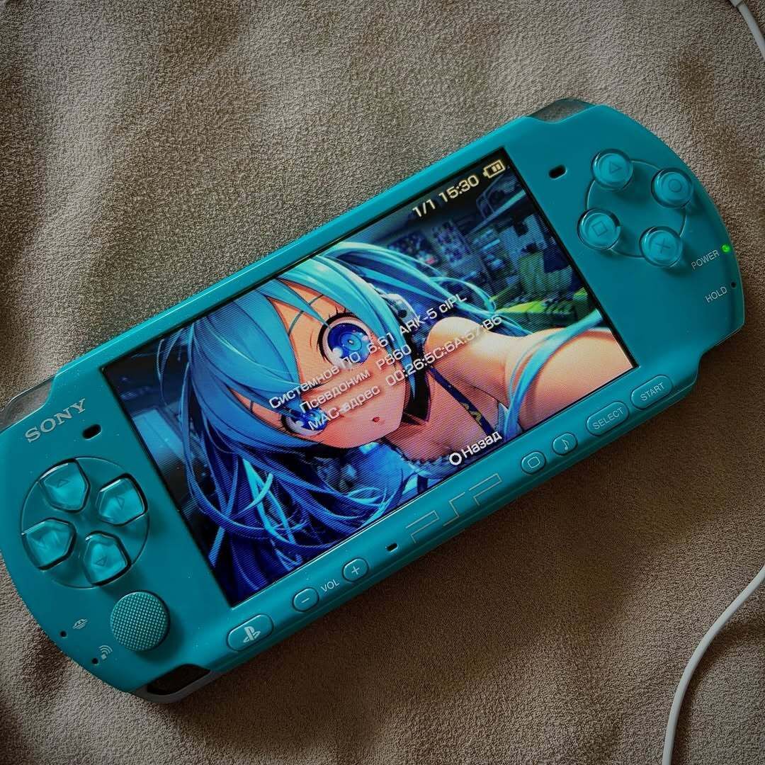 old_memory's tweet photo. PSP 3008 Turquоisе Grееn https://t.co/2lVNCMaeSW