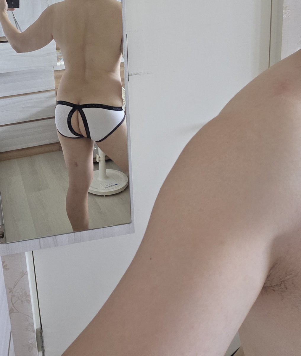 Keithliang3's tweet photo. 這件內褲真的好色，之前一位炮友留下的
說給我當紀念，讓我穿這件給別人塞滿 https://t.co/P7EZ0xu7cL