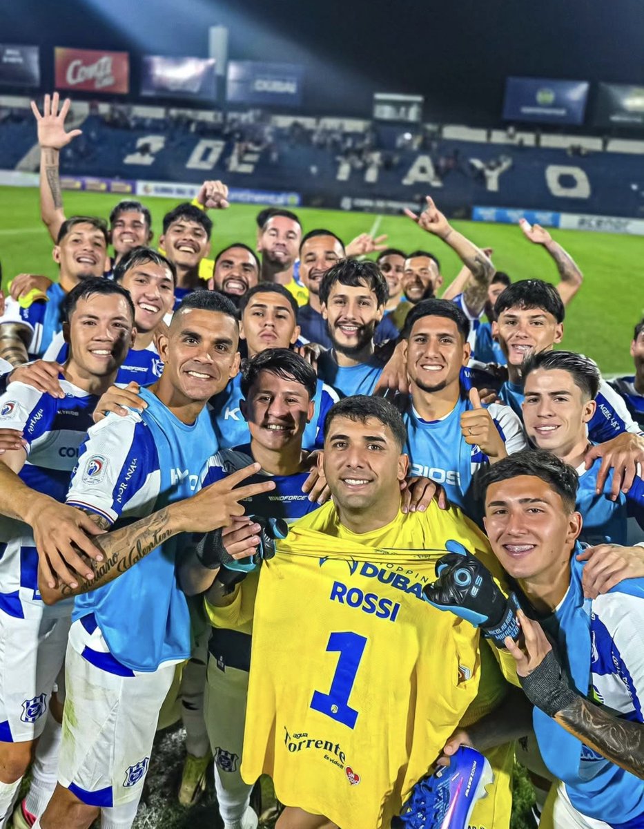 carmiranda94's tweet photo. Nicolás Rossi:
•8 tapadas (5 a Vegetti, 2 a Morel, 1 a Torres).

Óscar Romero:
•1 asistencia
•1 gol
•30 pases
•6 contribuciones defensivas
•6/8 duelos ganados. https://t.co/qM5uEl8M27