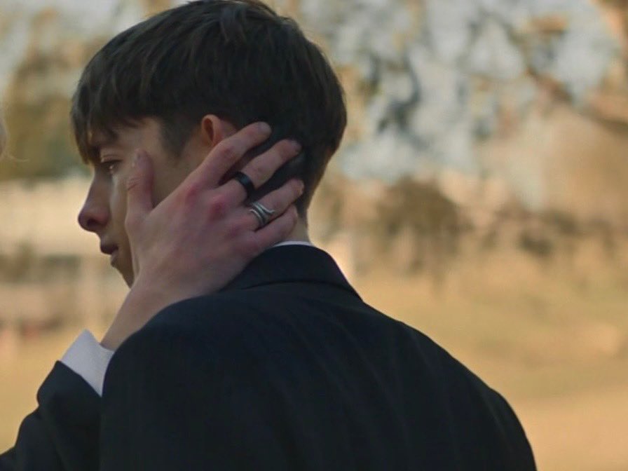 dearestisabella's tweet photo. ryan giving naim his snake ring is so special to me 😭😭 https://t.co/3scc66VrAn