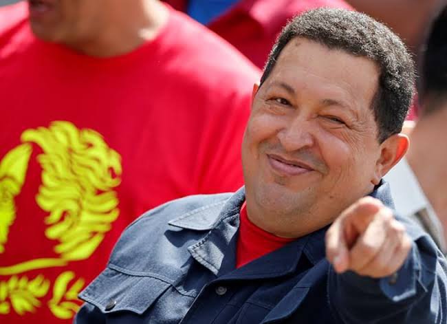HenSaCA's tweet photo. No pudieron derrotarlo en vida, y tampoco han podido con su legado.

Comandante Chávez en el Corazón del Pueblo todo.

Hoy conmemoramos tu nacimiento.

Nosotros Venceremos 

#ChávezAmorInmenso https://t.co/2I0xQaVjLl