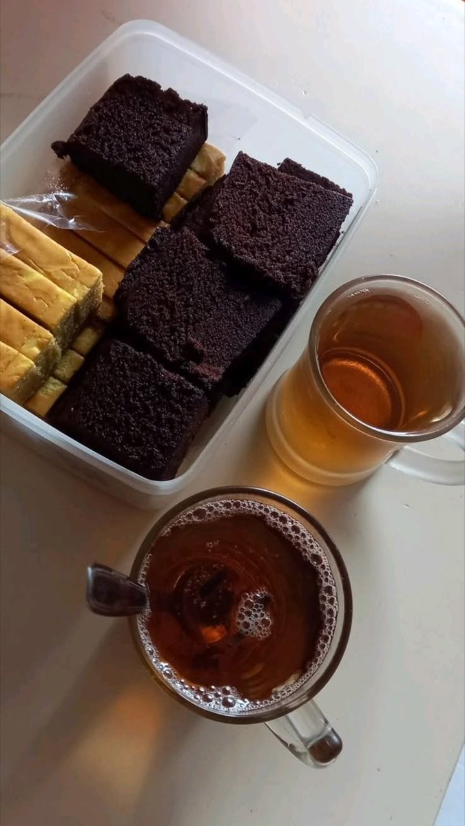 amanaja00's tweet photo. Ngeteh atau ngopi? https://t.co/tozhlRXYxh