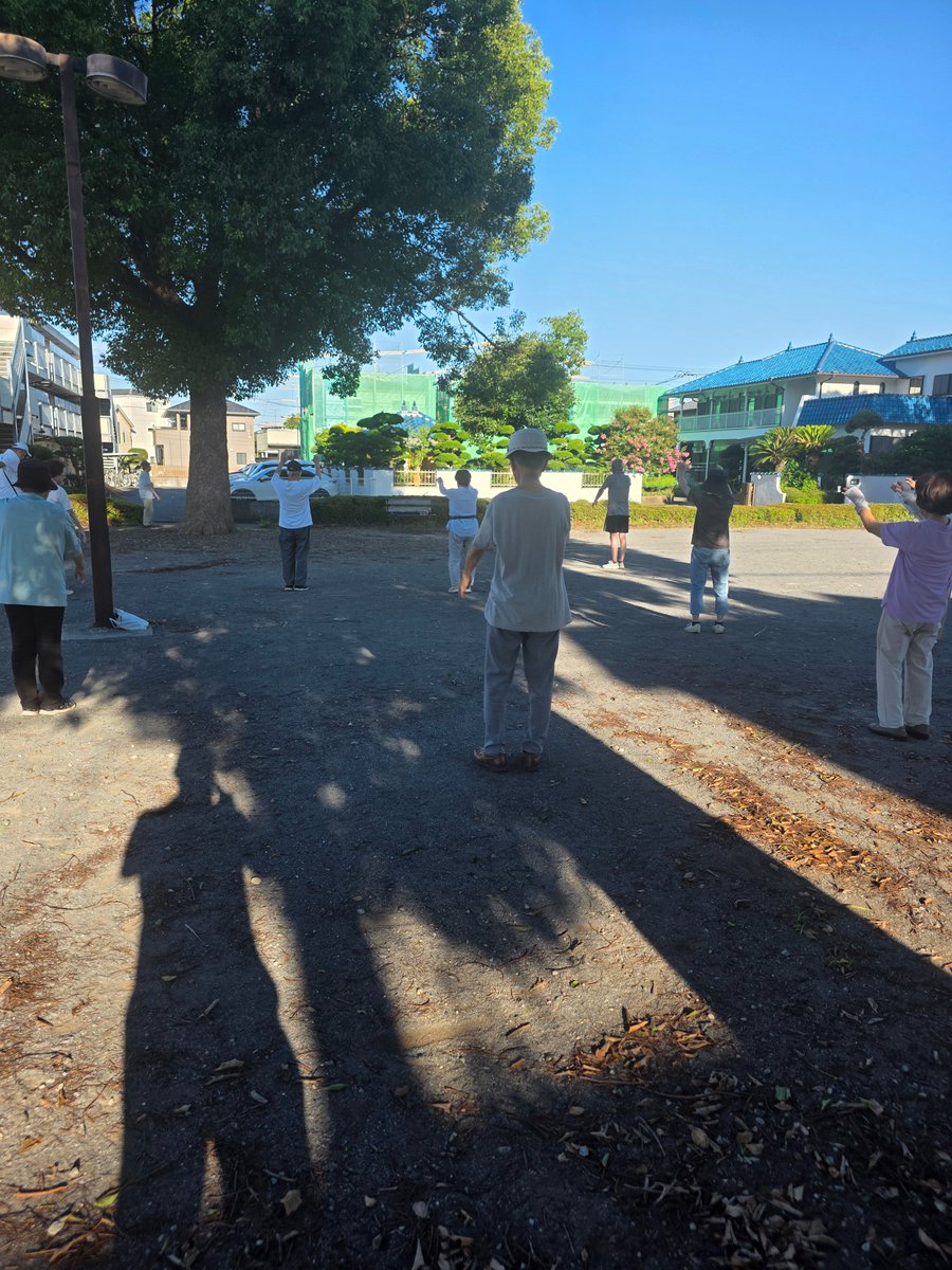 hideki2040's tweet photo. 今日は和田公園ラジオ体操からスタート。その後、浦和美園駅東口で #たけまさ公一 前衆議院議員と朝の駅頭活動。昨日は永田町で核都市広域幹線道路建設促進期成同盟会総会に参加。今日もコツコツ頑張ります。 

#堤ひでき
#社会的弱者のための政治を https://t.co/dp8T3yPZr4
