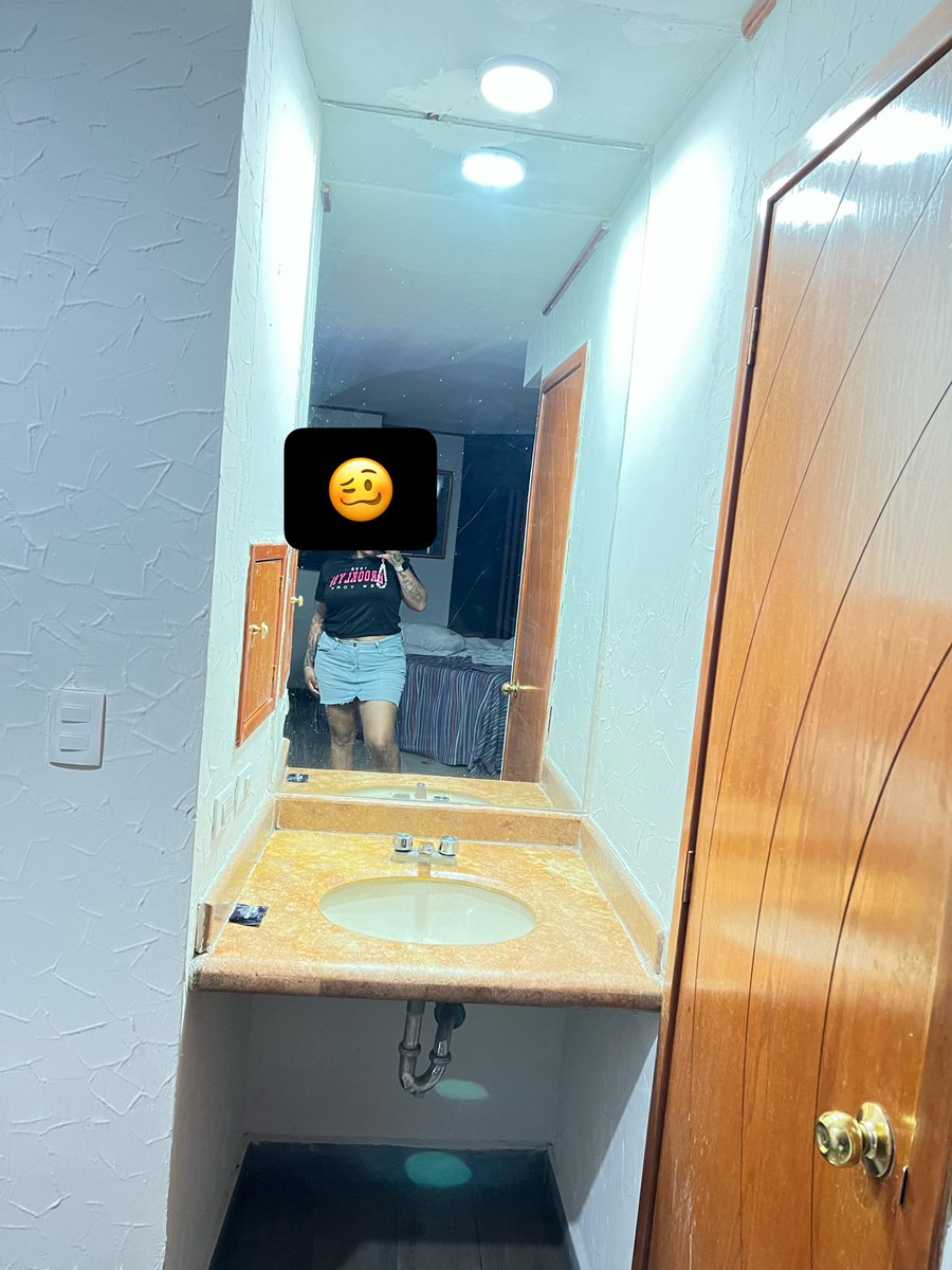 Casnikkiiu's tweet photo. Hola mi amor el día de hoy ya estoy disponible para que la pasemos rico 
Te estoy esperando súper mojadita para ti !!
Sigo en Promo 
https://t.co/OUYl0seTmq
Te estoy esperando papi vamos a pasarla rico https://t.co/aVcX2tcMOn