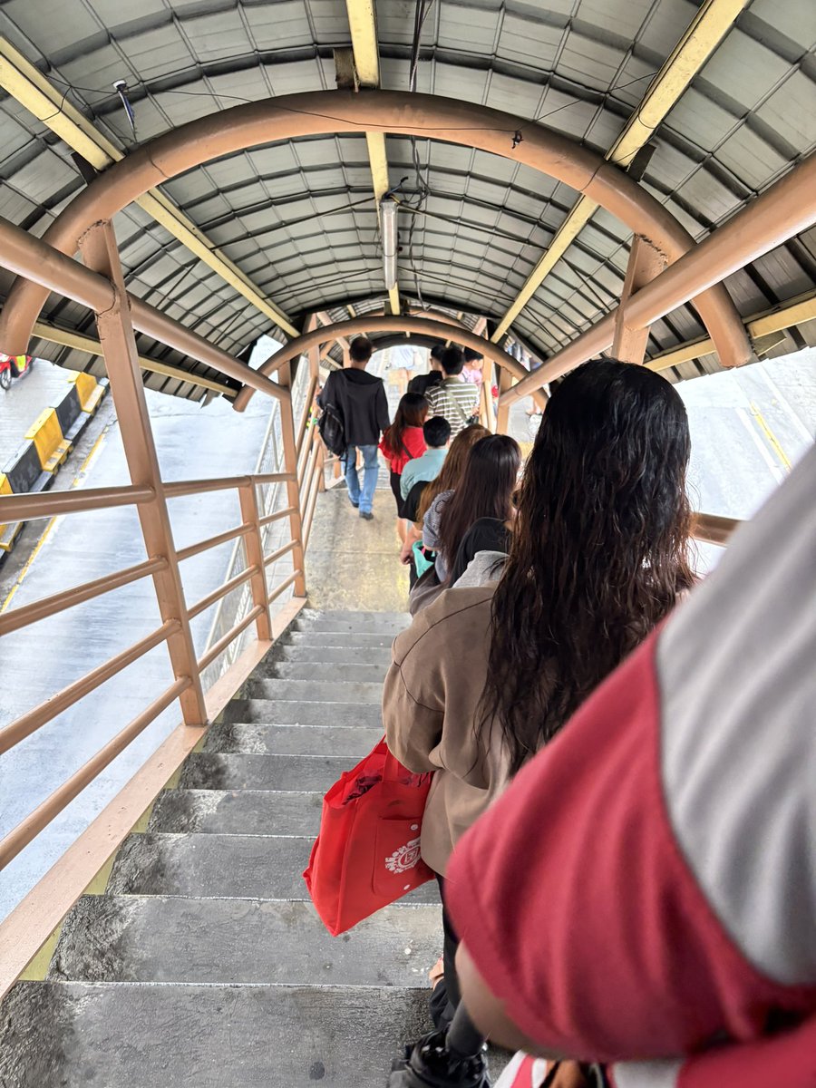 NinopaulH's tweet photo. lala talaga ng public traspo dito sa pinas tangina https://t.co/7awtl9gcI4