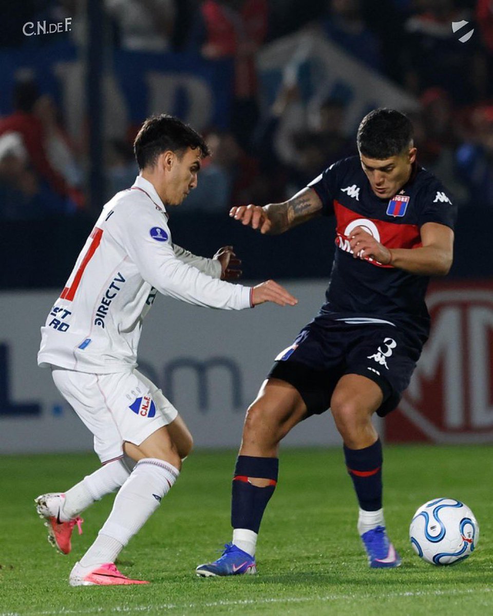 Buysan's tweet photo. ⚽️ Análisis @burgertimeuy 🍔🍟

Ganó @Nacional 2-1, pero quedó eliminado.  No pudo sostener el ritmo en el ST. Tigre creció en marca y tuvo mejores chances.  
Se cayó el medio y el equipo quedó partido. 
Bava deberá construir desde lo que mostró en agresividad y juego en el PT. https://t.co/eGR1BaRzsV