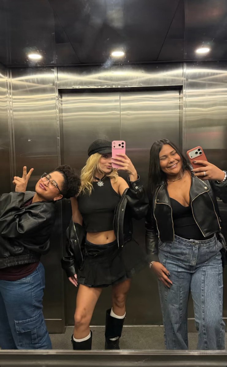 ImLampzz's tweet photo. fechadona com elas https://t.co/7ATHMA7VAu