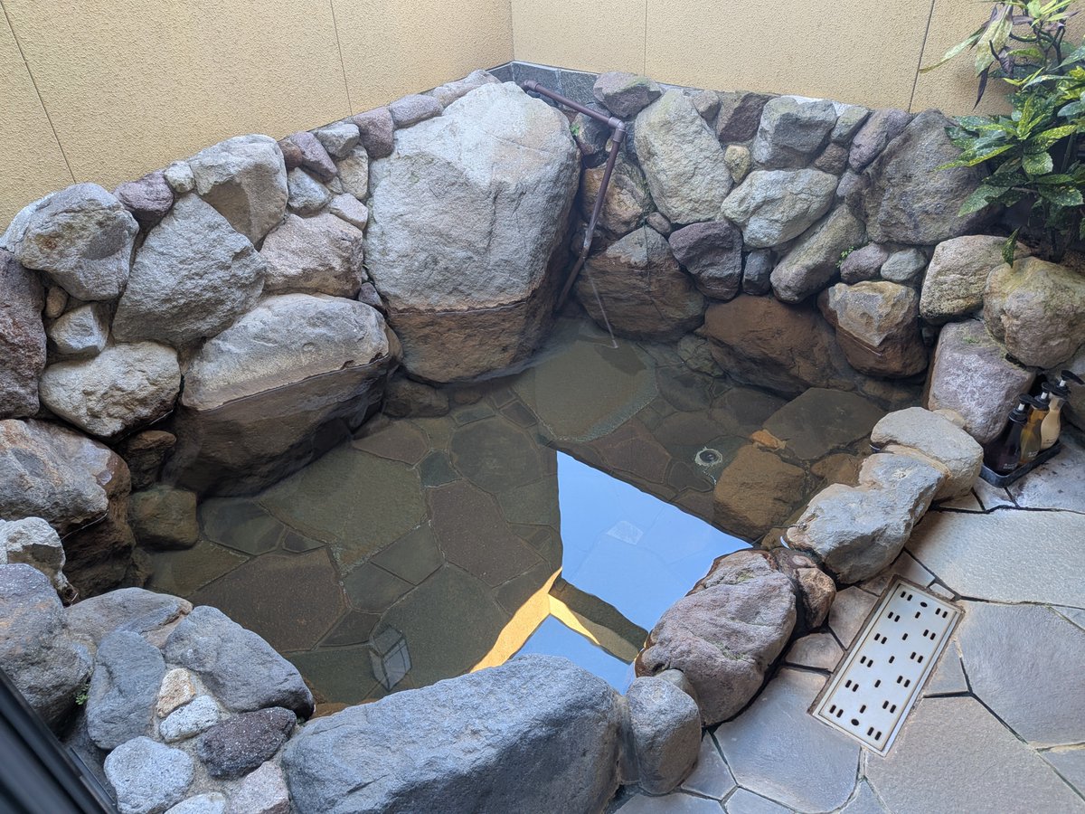 cholish_fps's tweet photo. 大分温泉♨
クロエコはじめました https://t.co/Y47RrN5aK0