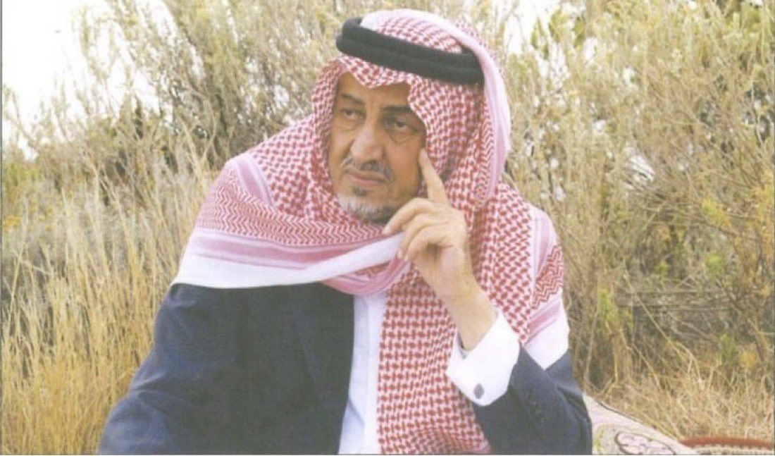 AAG_10's tweet photo. إخترتك من الناس للقلب خلّا
ياحيثك مرادي وكيـفي وذوقي

مارحت أدوّر كل زولٍ تحلّا
لولاك تسوى ماعطيتك خفوقي https://t.co/RHyi92jWt2