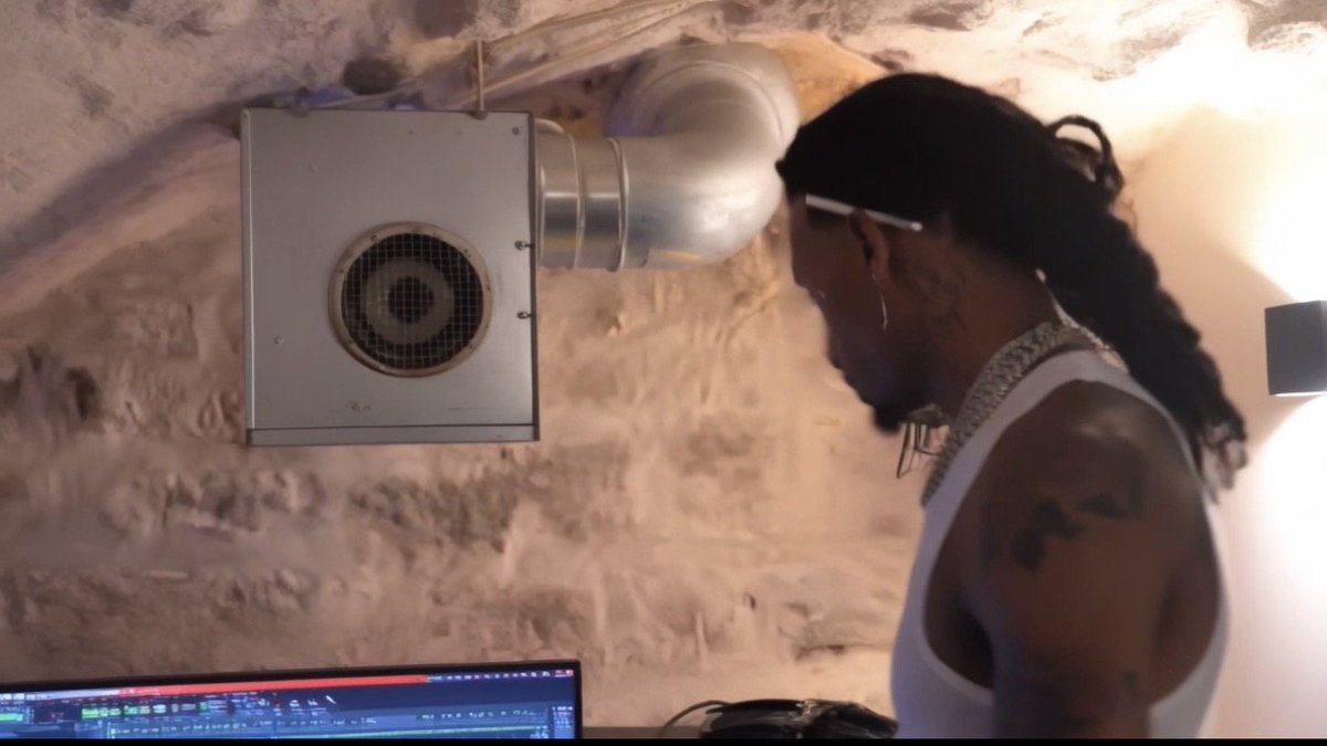 tungtunggodnews's tweet photo. Playboi Carti cave sessions (2023) https://t.co/rZ9Q7Tashs