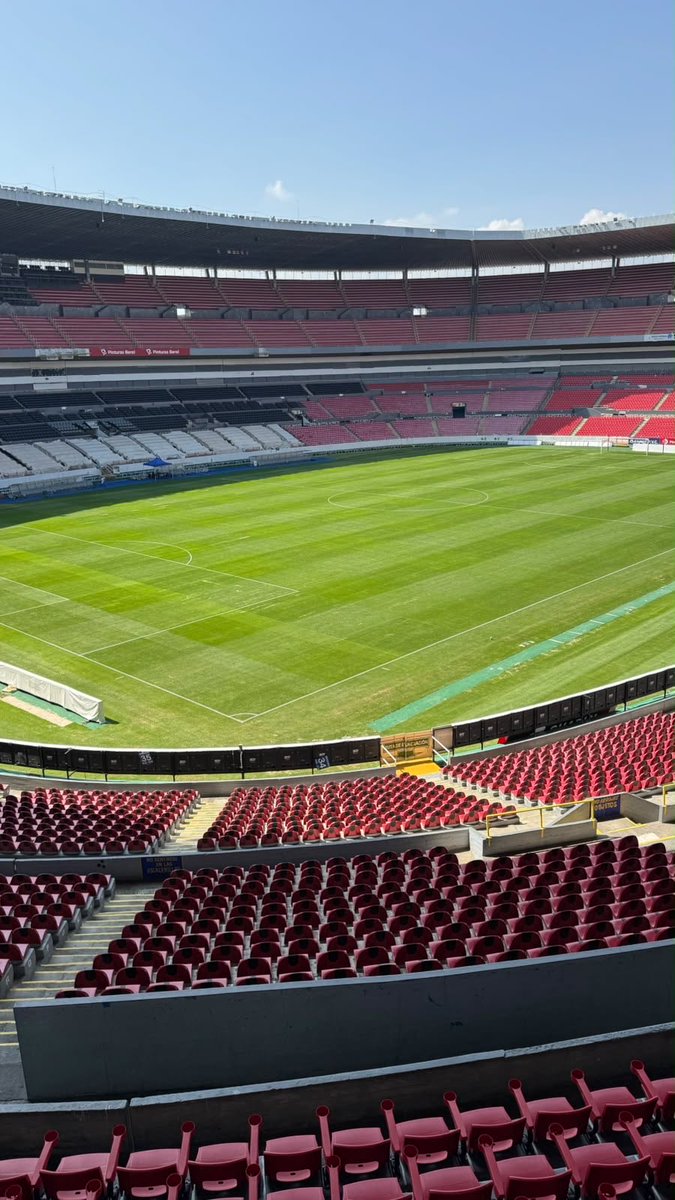 atlas_m_b_a's tweet photo. 🔴⚫️ Así luce el Estadio Jalisco ya listo para el Atlas vs Monterrey del sábado, cancha en perfecto estado y las gradas también listas para lo que posiblemente será un lleno total en el coloso de la calzada independencia 🏟️

LA FIEL Y EL ATLAS UNIDOS 💪🏼 https://t.co/7iTYJAJWt8
