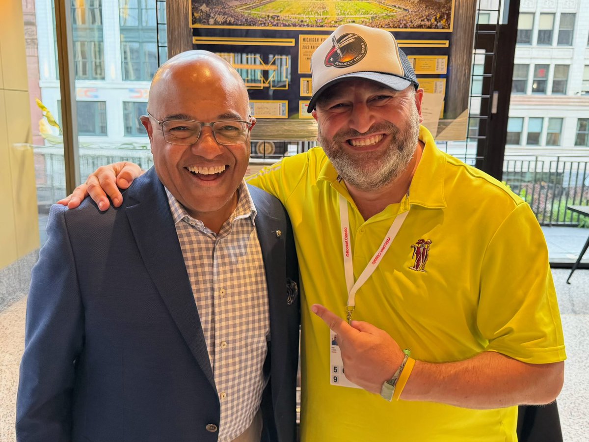 DanLeachDTM's tweet photo. There simply is no nicer man or better pro than my man Mike Tirico . Always means the world to tell Mike in person just how much he means to me and soooo many others
#BestInTheBiz https://t.co/HBHMGUsXJ6