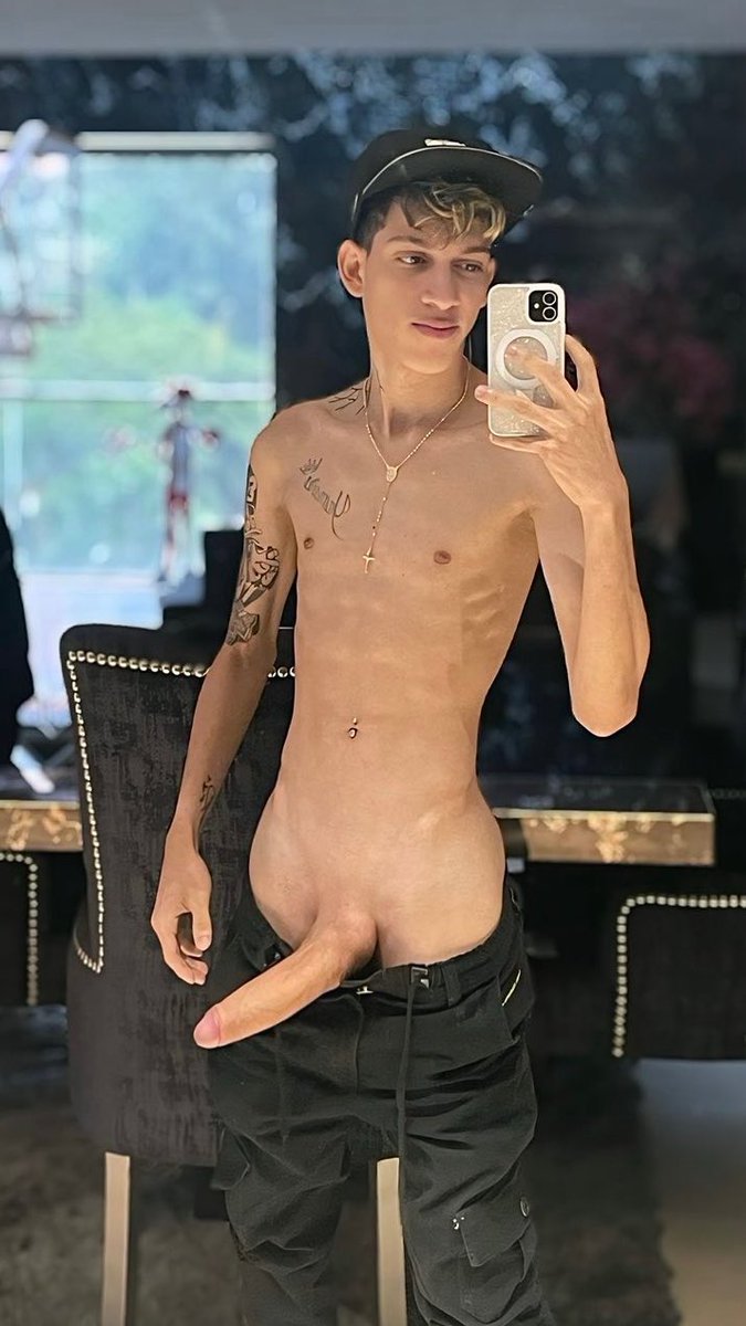 DannySandersVIP's tweet photo. ⬇️ COLOMBIAN BIG COCK.

• Onlyfans: https://t.co/cFbBHzJ5wr https://t.co/C9axl7pozR
