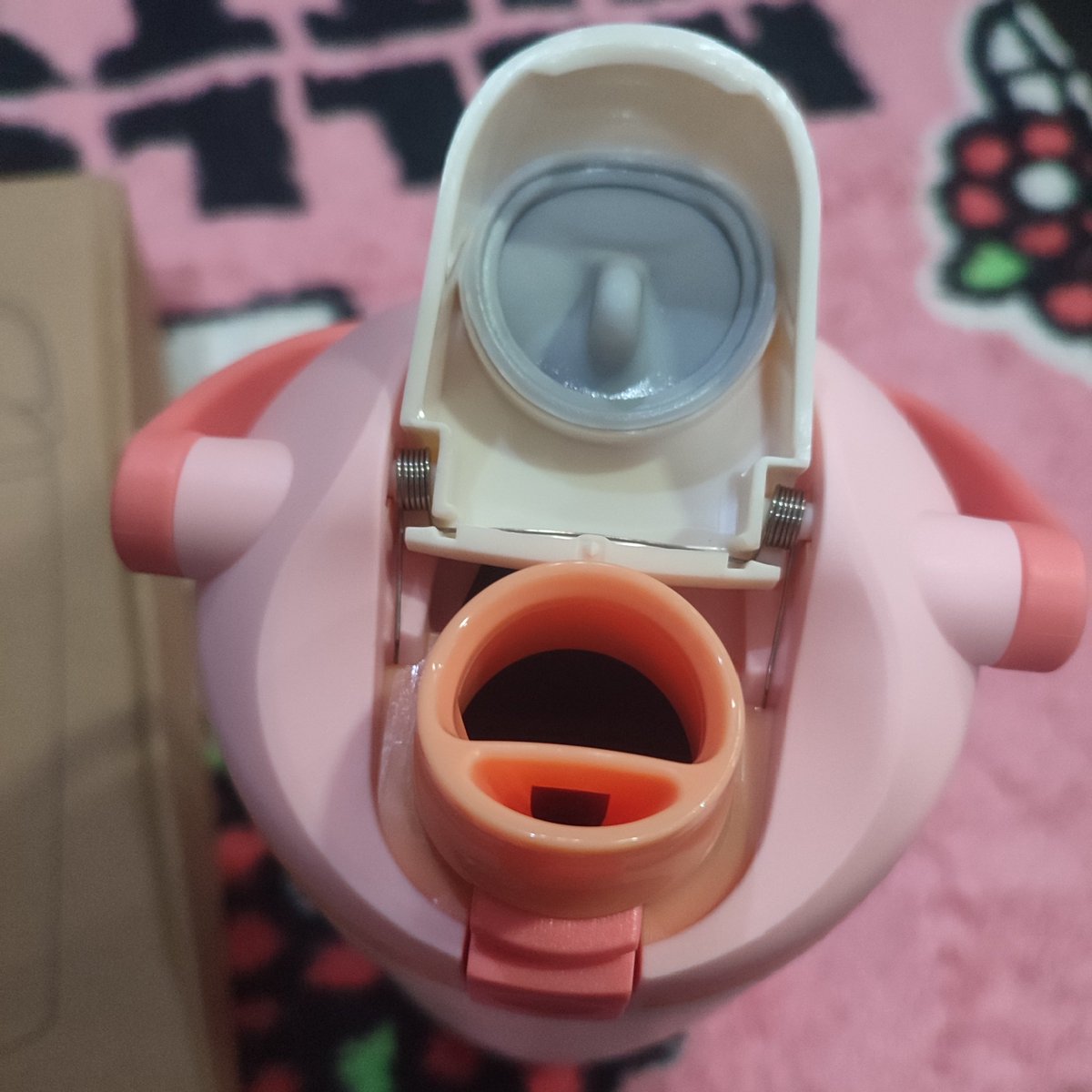 tfwseok's tweet photo. @sanstychi hii kak aku ada tumbler new uk 1,2L 140k aja bisa co di shopee + adm 12,5% jadi 160k.. boleh req splitpay biar ga segitu &amp; cek condi jg (blm dipake samsek baru diunboxing semalem, aku bu buat keperluan lain 😓) https://t.co/rNtZnf9OIh