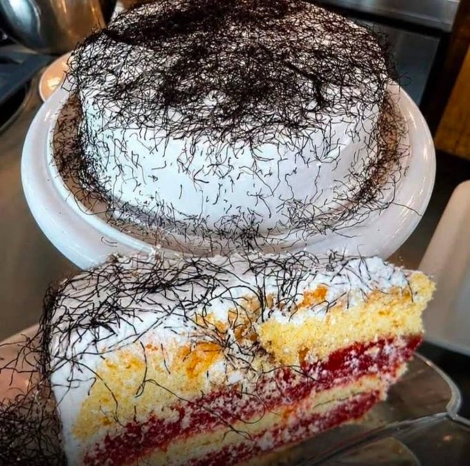 Zedortoo's tweet photo. Ratchet: where's my armpit hair?
Me in the kitchen decorating a delicious cake: https://t.co/LQV5s0MS6O