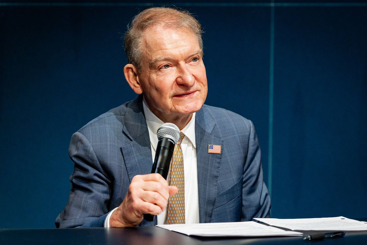 cryptosafs's tweet photo. 🚨 SEC Chair Paul Atkins says the SEC is ready to create crypto rules even without the Clarity Act.
He said the SEC can make crypto regulations using its current powers if Congress does not pass the Clarity Act.
However, he believes a new law is still important because it would create clear, long-term rules for the crypto industry.