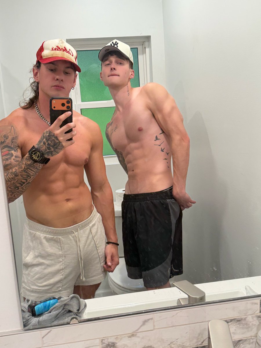 drewflexx2278's tweet photo. Streaming tonight!!! 😈 Link in bio for free access!!! 😜 https://t.co/S4LiKg4JUC