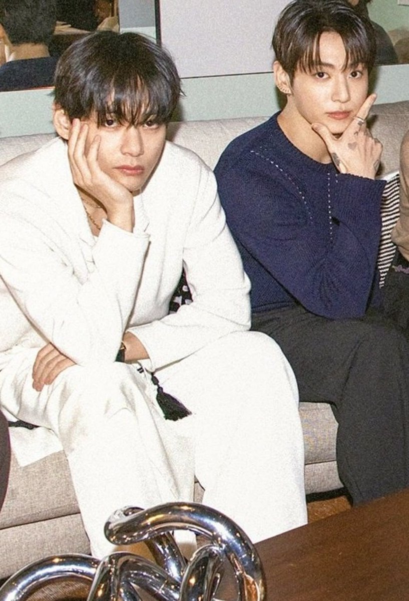 jungkovtae's tweet photo. OH GOD https://t.co/Zg7zQKzlCu