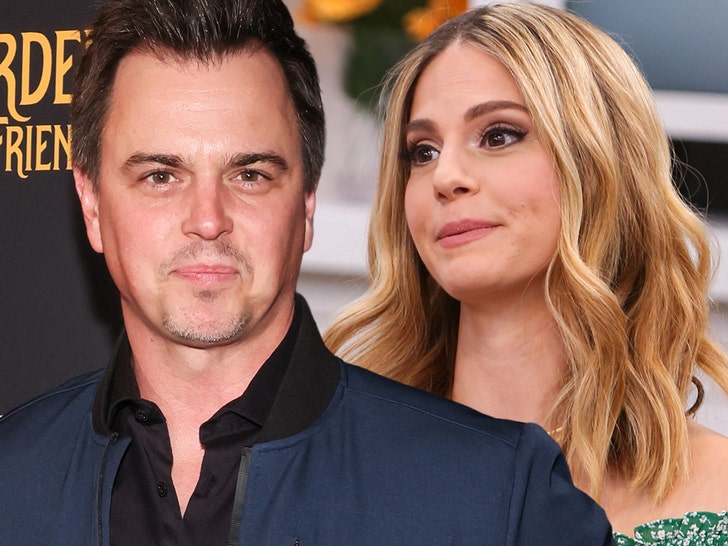 TMZ's tweet photo. "Bold and the Beautiful" stars Darin Brooks and Kelly Kruger settle divorce. 💔

Exclusive: https://t.co/BEsWJtCCgh https://t.co/BowJ47XX5I