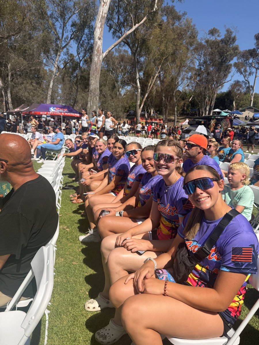 BevBandits2031's tweet photo. Pool play ✅

The Bandits finish 1-1-1 after a 10-0 win over Hustle Nation, a tie with BSC Bengals, and a battle with Lady Magic.

Bracket play starts tomorrow at 8:00 AM. Time to turn it up another notch. 🧡🖤🥎🔥 https://t.co/OD9hDz4kpY