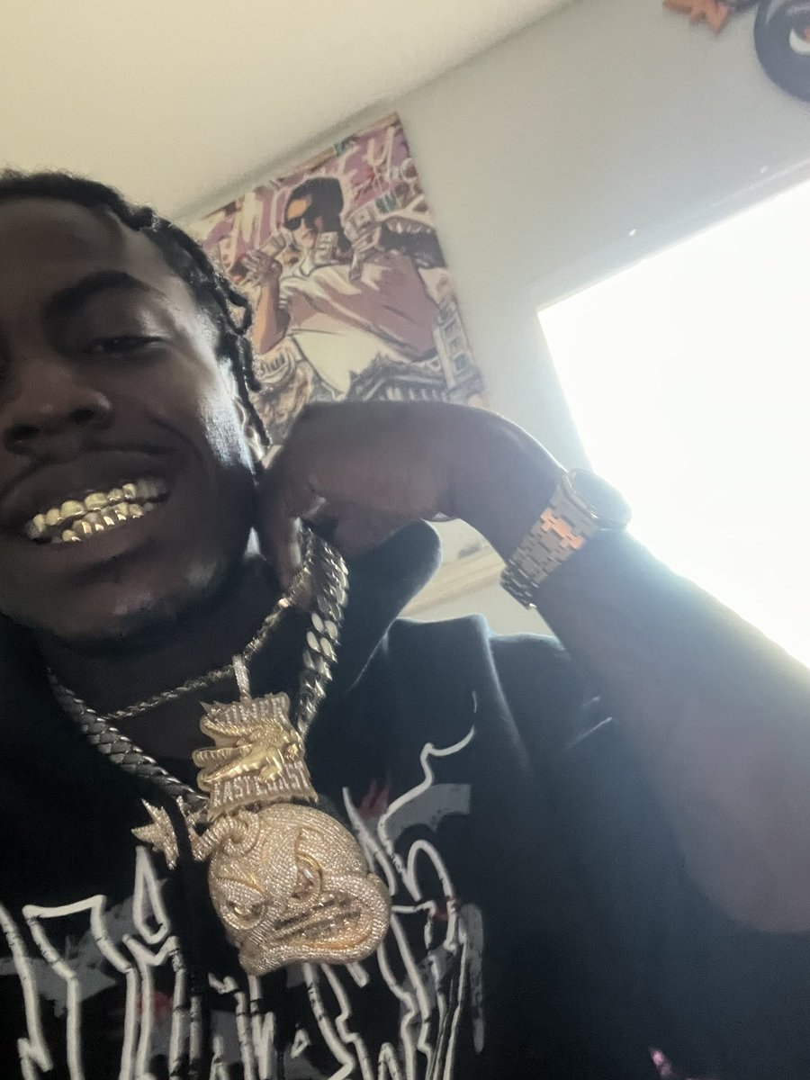 playthatboizay's tweet photo. im bout my profit https://t.co/QmfKRcV1U6