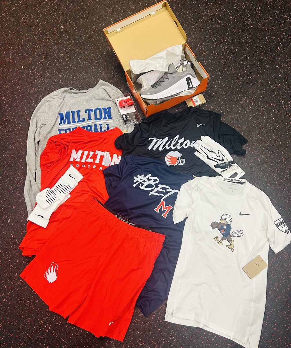 CoachBenReaves's tweet photo. @MiltonEagles_FB @Slymom261 @OCCoachJack @CoachWillyMath @ThomasGhea8766 Just a little something to get the fellas started. 

More to come 🥶🥶

@milenasavich 
@usnikefootball https://t.co/ieZTpDv1YE