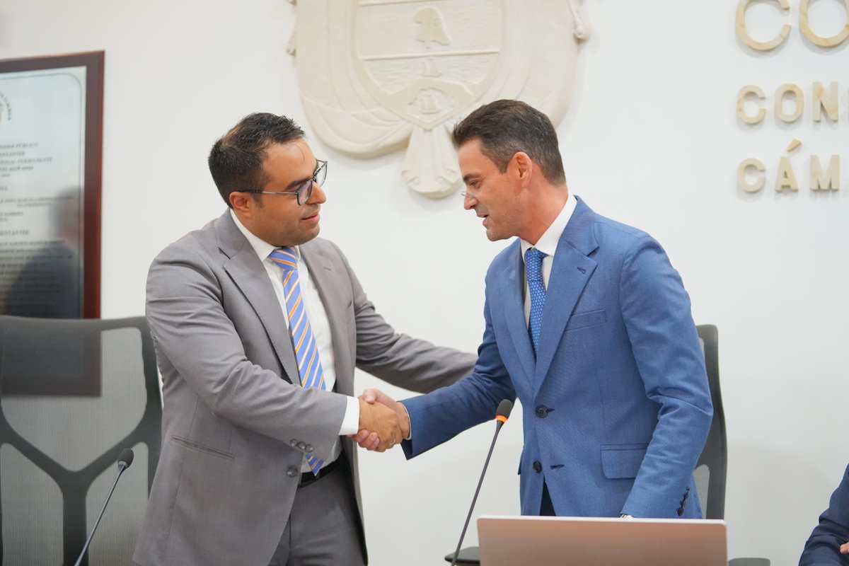 CamaraColombia's tweet photo. Atención 🚨 La #ComisiónTercera eligió mesa directiva:

📌 Presidente: @apecuello  
📌 Vicepresidente: @diegofranariza  
📌 Secretario General: Nestor Eduardo Imbet Erazo. https://t.co/2NQzAsMmjM