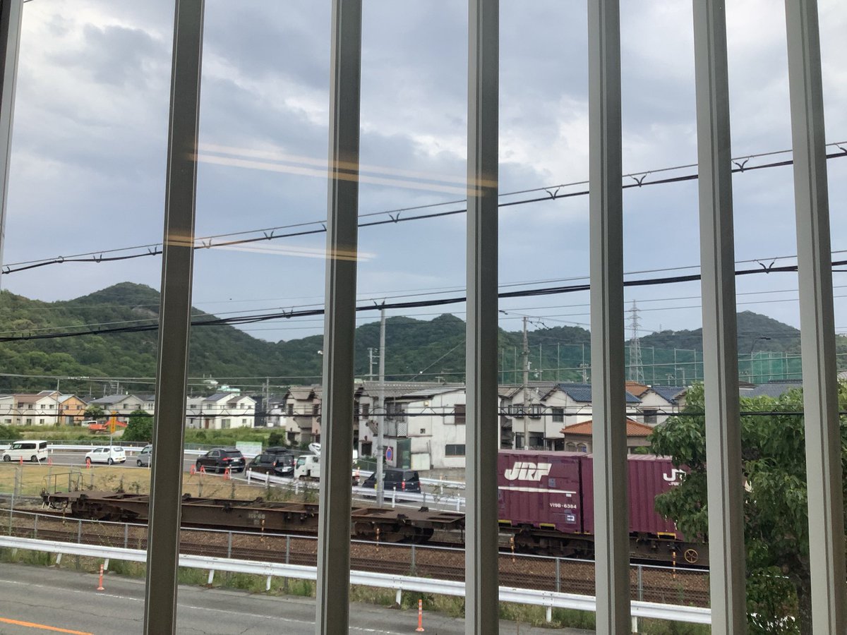 SenbaService's tweet photo. おはようございます！ 
今日の #姫路 はくもり

くもりのおかげか、若干暑さがマシになってます。
明日からは暑い日が続きそうなのでお気をつけて！

#企業公式が毎朝地元の天気を言い合う https://t.co/9R9H4b8KVP
