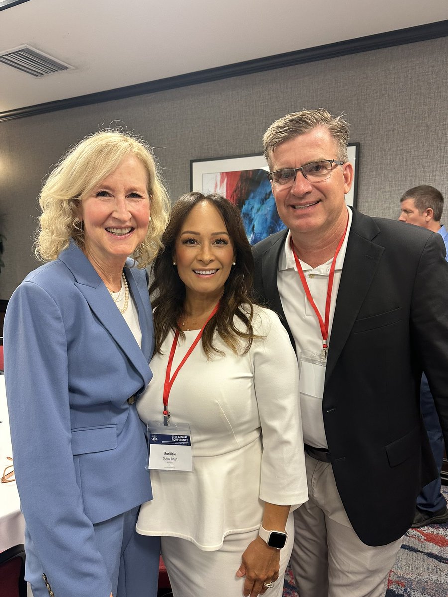 SenOchoaBogh's tweet photo. It was inspiring to be surrounded by so many passionate advocates for equal opportunity. #SD19 #CFER  @CA4equalrights https://t.co/lm4Tdx8NxQ