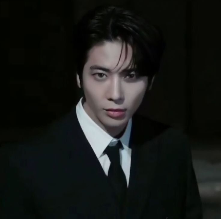 foufou_tyunera's tweet photo. WHY THE HELL ARE YOU LOOKING AT ME LIKE THAT https://t.co/BnYvAbQiry