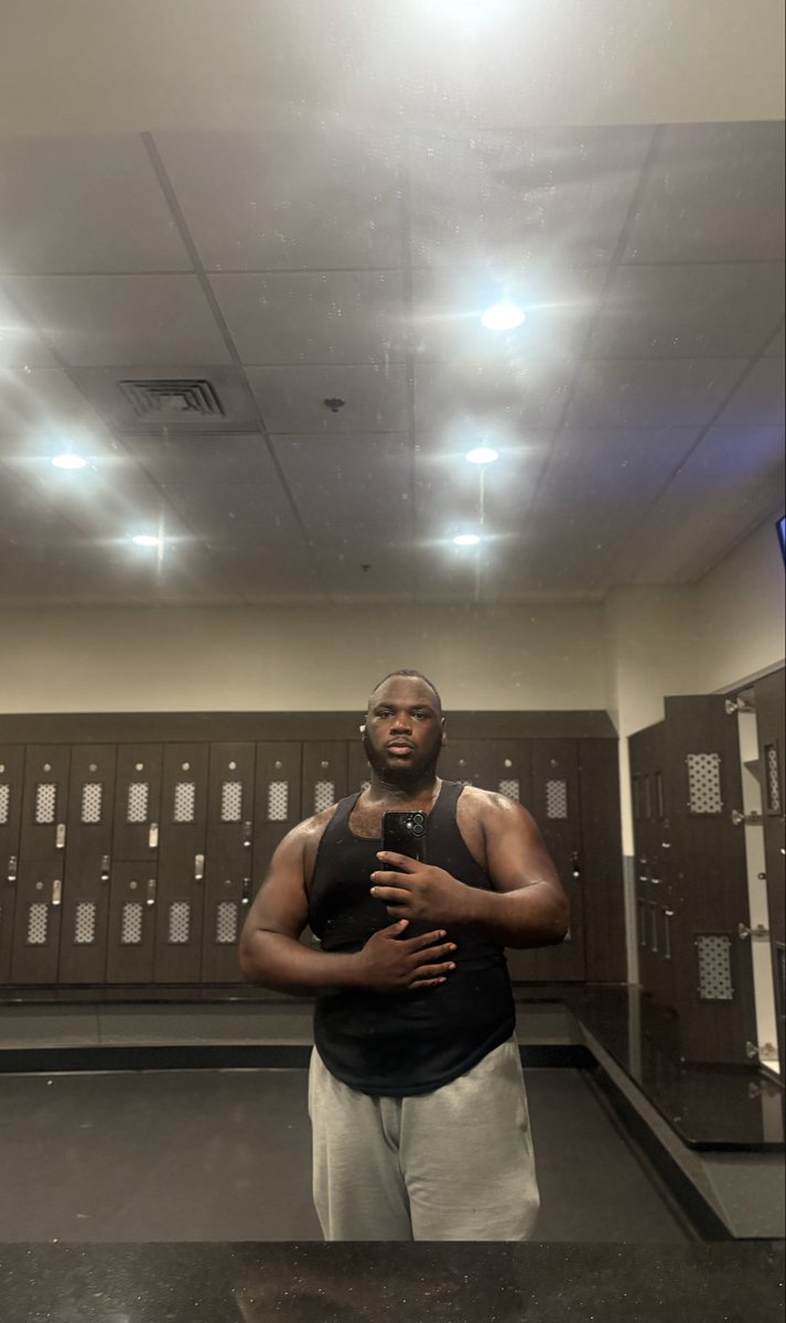 Aj_tbp's tweet photo. A biggg nigga 💪🏾💪🏾 https://t.co/mxDyYtPjpC
