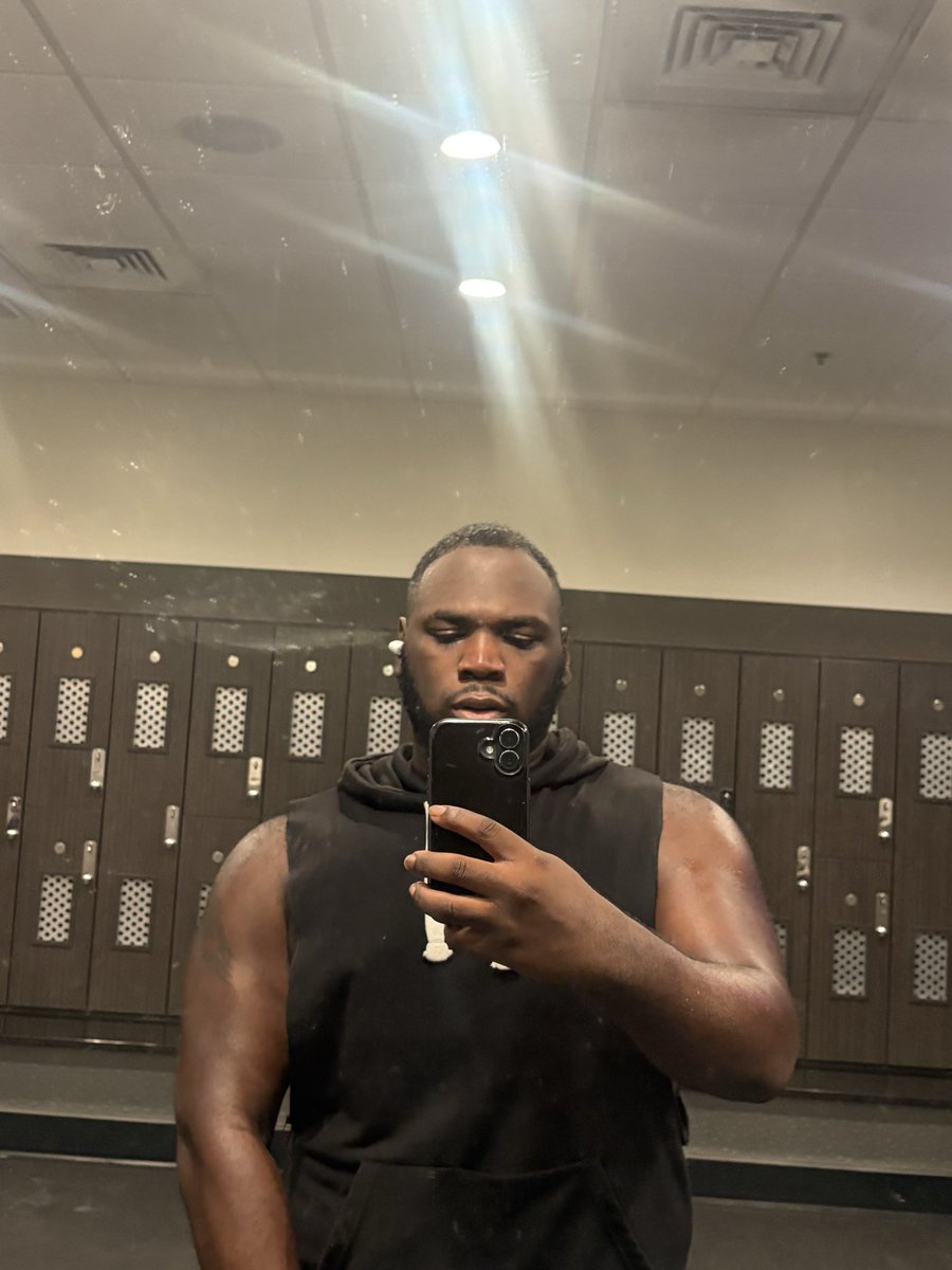 Aj_tbp's tweet photo. A biggg nigga 💪🏾💪🏾 https://t.co/mxDyYtPjpC