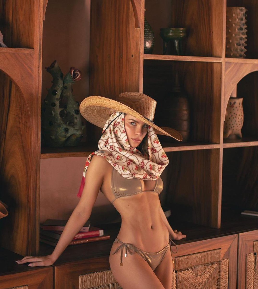beliupdates's tweet photo. 📊 Spotify Update — Oyentes Mensuales:

@belindapop — 11.751.323 (+15.237)

Peak: 14.390.031 https://t.co/PmzwyQFFYD