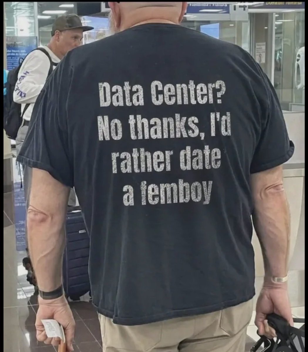 corbieausti's tweet photo. Monday shirt, Friday shirt. https://t.co/lblgt7RE3h