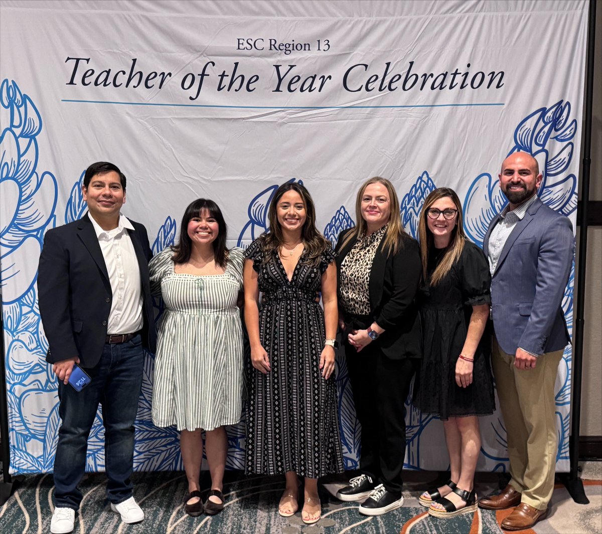 Equitable_Edu's tweet photo. Celebrating two outstanding DVISD educators at the Region 13 Teacher of the Year Luncheon!
👏 Diana Hernandez — Creedmoor Elem. Elementary Teacher of the Year
👏 Yaritza Aguilar-Godoy — Del Valle Middle School, Secondary Teacher of the Year
We are so proud! ❤️🤍🖤 #DVISD https://t.co/MSFH6LmvXd