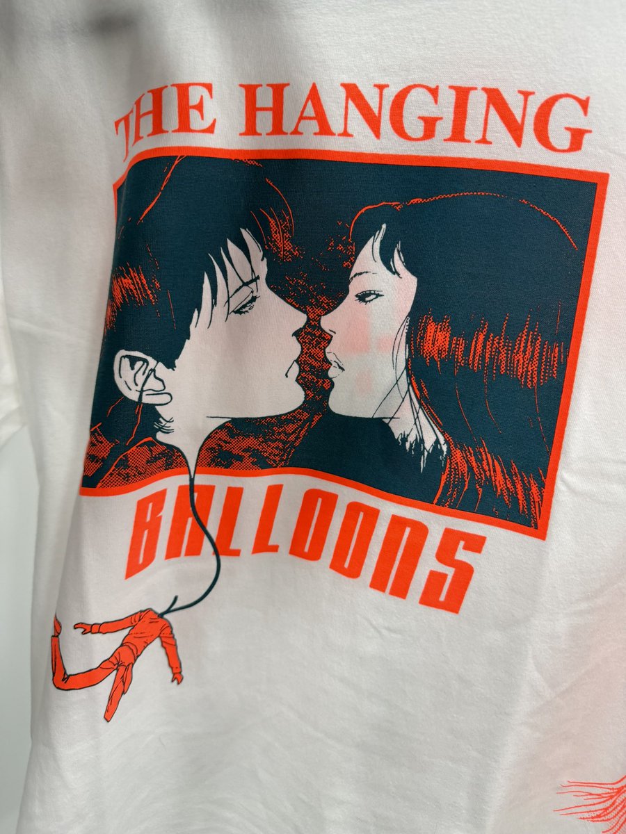 shoko55mmts's tweet photo. 中野ブロードウェイ
墓場の画廊の伊藤潤二先生コラボ
首吊り気球Tシャツが最高すぎる！
ネオンカラーでブラックライトで光る！
墓場の画廊さまセンス良すぎて大好き https://t.co/W8W8so6oE8
