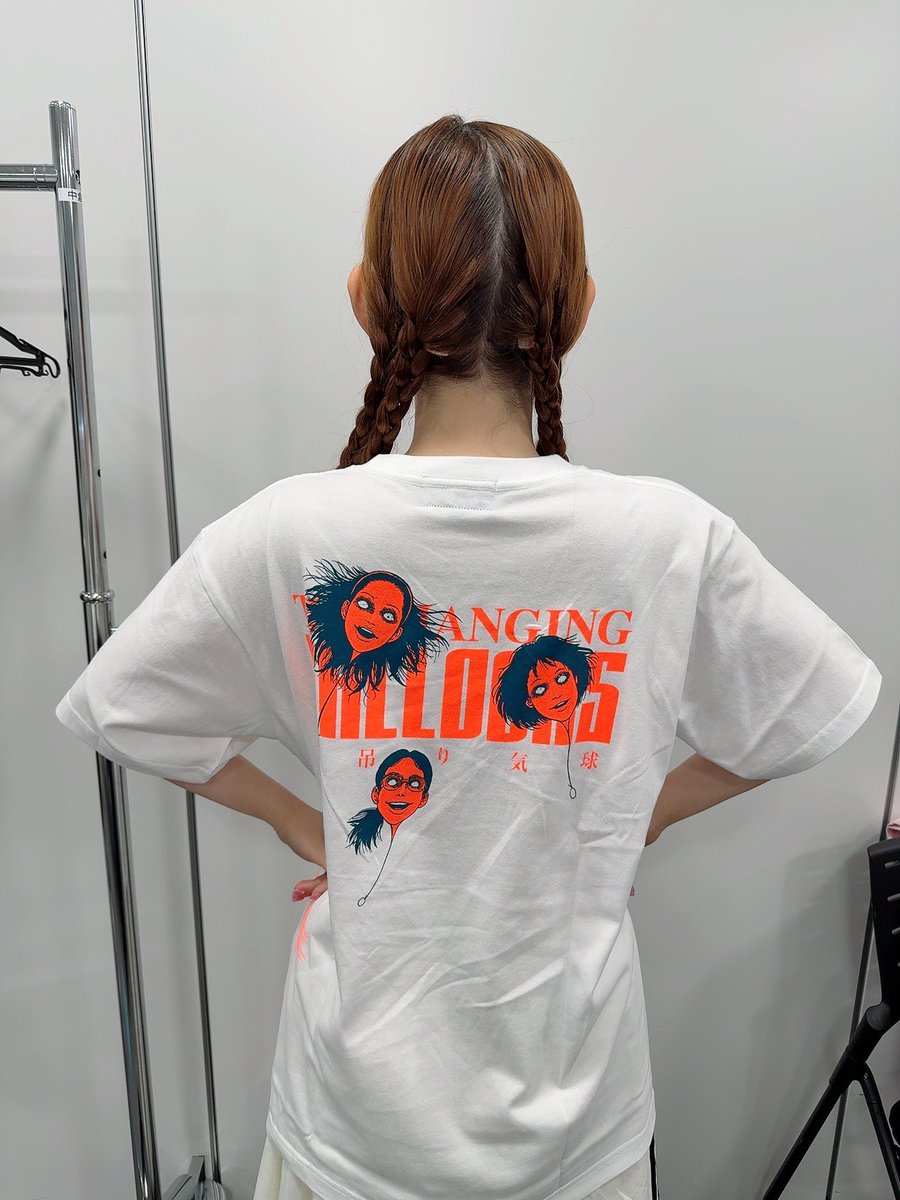 shoko55mmts's tweet photo. 中野ブロードウェイ
墓場の画廊の伊藤潤二先生コラボ
首吊り気球Tシャツが最高すぎる！
ネオンカラーでブラックライトで光る！
墓場の画廊さまセンス良すぎて大好き https://t.co/W8W8so6oE8