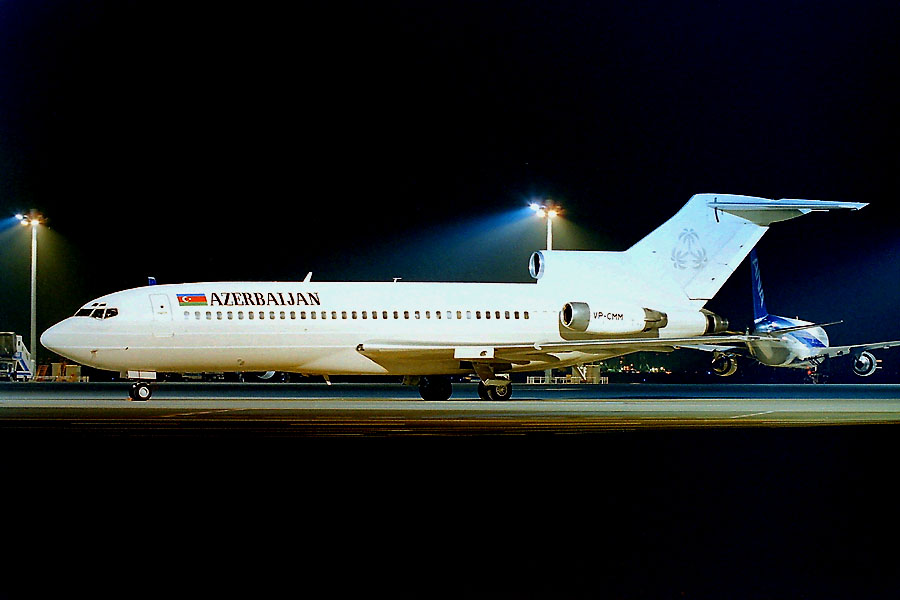 shyuyuri1212's tweet photo. #729の日 #羽田空港
レジから  Tu-154 4K-85729  アゼルバイジャン政府機が随伴機として飛来。
本務機はB727のビズVP-CMMに国名が書かれてました。
1997年2月27日撮影 https://t.co/IAlfSdOUNf