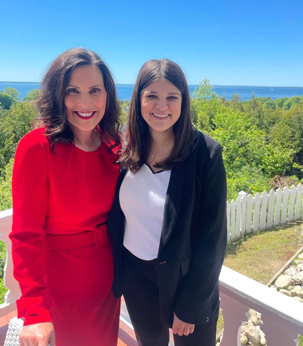 azwolk's tweet photo. .@gretchenwhitmer and @stabenow in Michigan all the way from... Michigan. https://t.co/aExMVZwpvh
