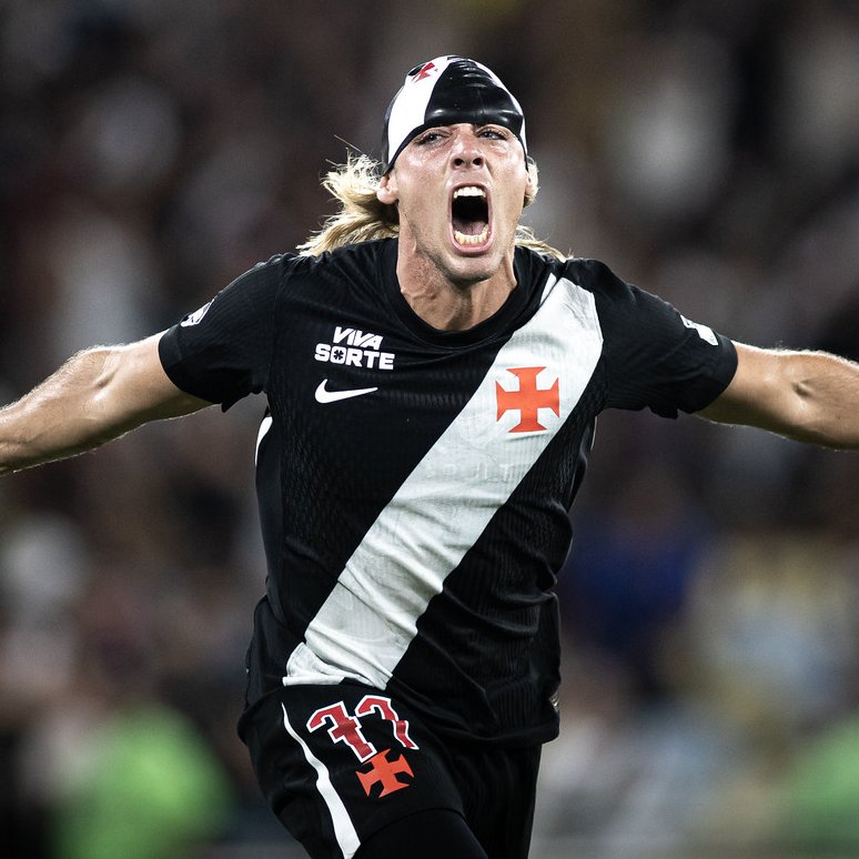 SofascoreBR's tweet photo. Vasco no Brasileirão:

Em 2025 🆚 Em 2026

Jogos: 38 - 20
Gols /j: 1.5 - 1.2
Grandes chances /j: 2.2 - 2.3
Conversão de chances claras: 46% - 33%
Finalizações /j: 12.6 - 17.7
Finalizações p/ marcar gol: 8.7 - 15.4 https://t.co/xnkXiK3I10