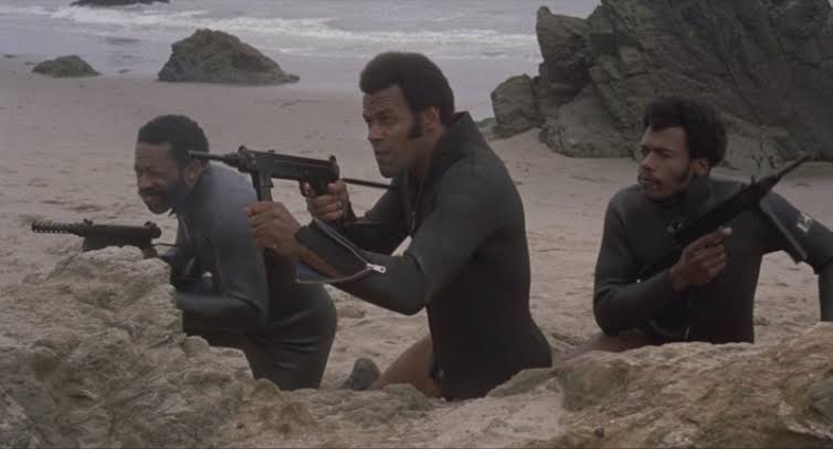 RanesHook's tweet photo. #ToughGuyTuesday - HELL UP IN HARLEM (1973) - In this no-holds-barred sequel to BLACK CAESAR, Harlem crime kingpin #FredWilliamson goes on the warpath when the mafia foolishly abducts his ex-wife! https://t.co/4Bg1XqjlZj https://t.co/qQxaQioUJZ