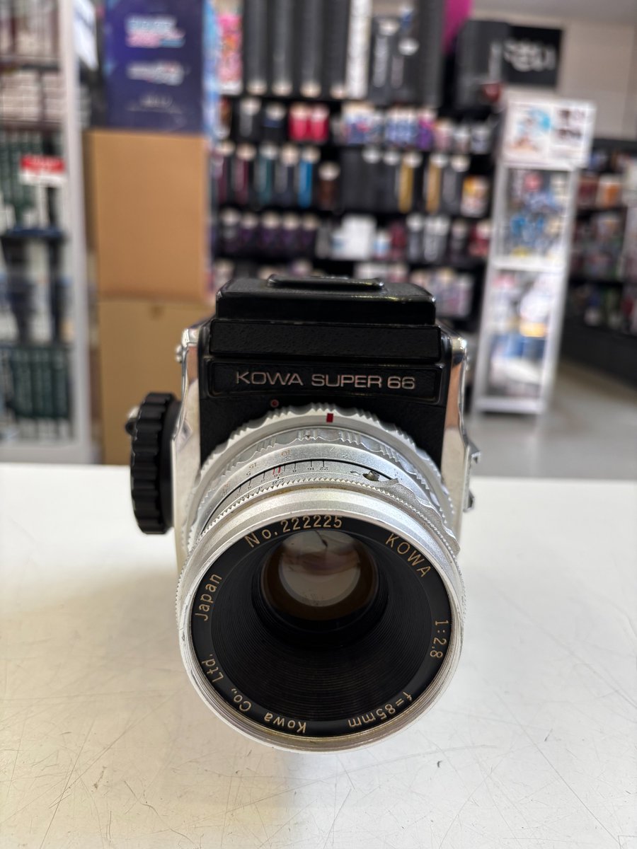 wattmann_shr's tweet photo. ワットマンテック佐原店です
中盤フィルムカメラ、kowaのSUPER66入荷いたしました！
シャッター切れないジャンク品になりますが
当店では動かないカメラも強化買取中です！
是非ご不要なカメラがありましたら当店まで！！
＃ワットマンカメラ https://t.co/25dFgQvnRq