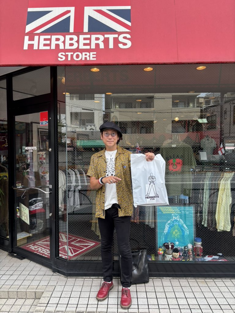 nevertrust_usc's tweet photo. 毎日暑い中、ご来店いただきありがとうございます。

本日7/29は所用のため、14時頃オープンとさせていただきます。

ご不便をおかけしますが、よろしくお願いいたします。

https://t.co/qwyAS0rTaY

#nevertrust
#ネバートラスト
#herbertsstore 
#ハーバーツストア
#千駄木 https://t.co/fIzg2KKiZg